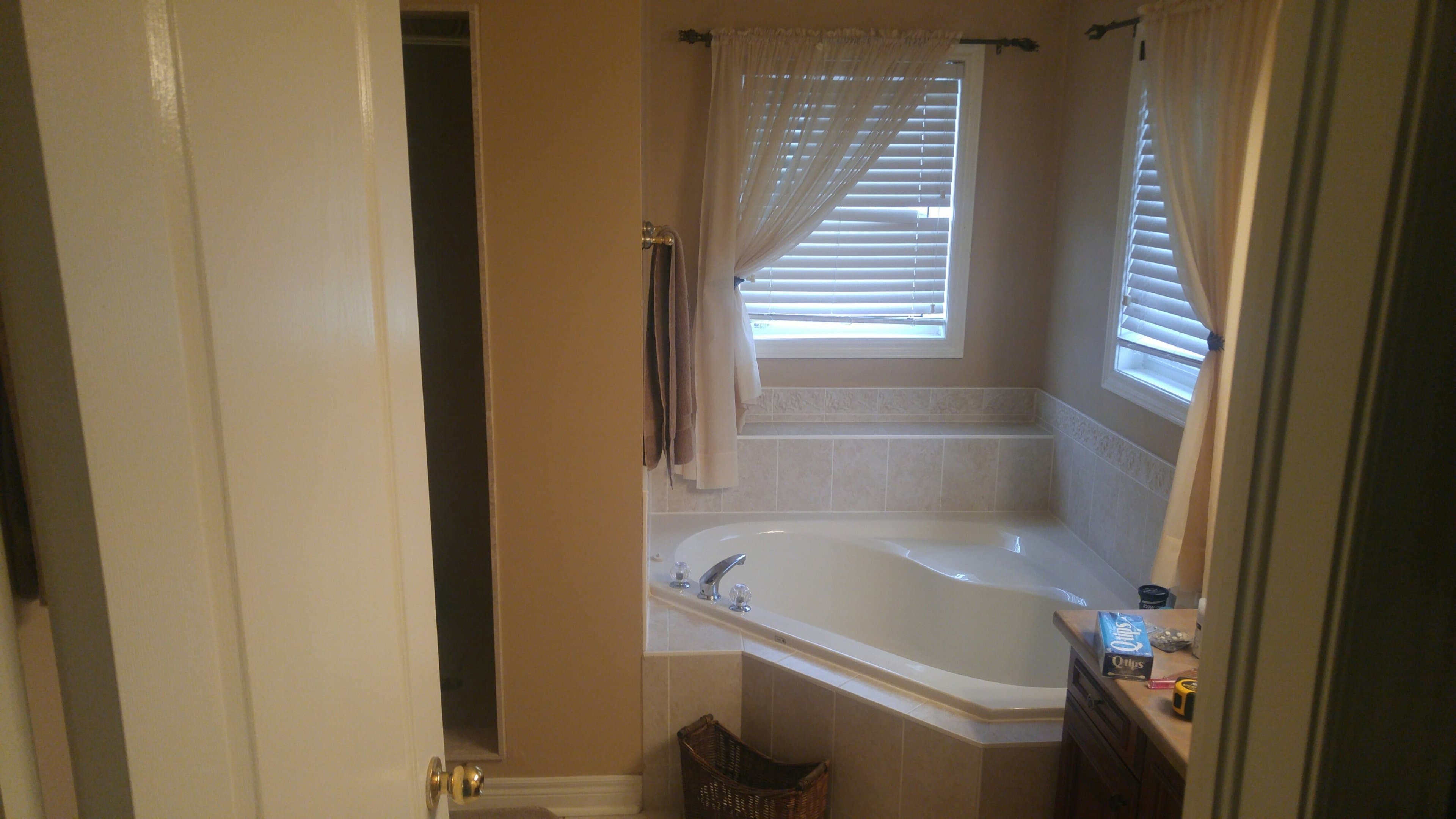 Home Renovations Isaac Bathroom photo 4