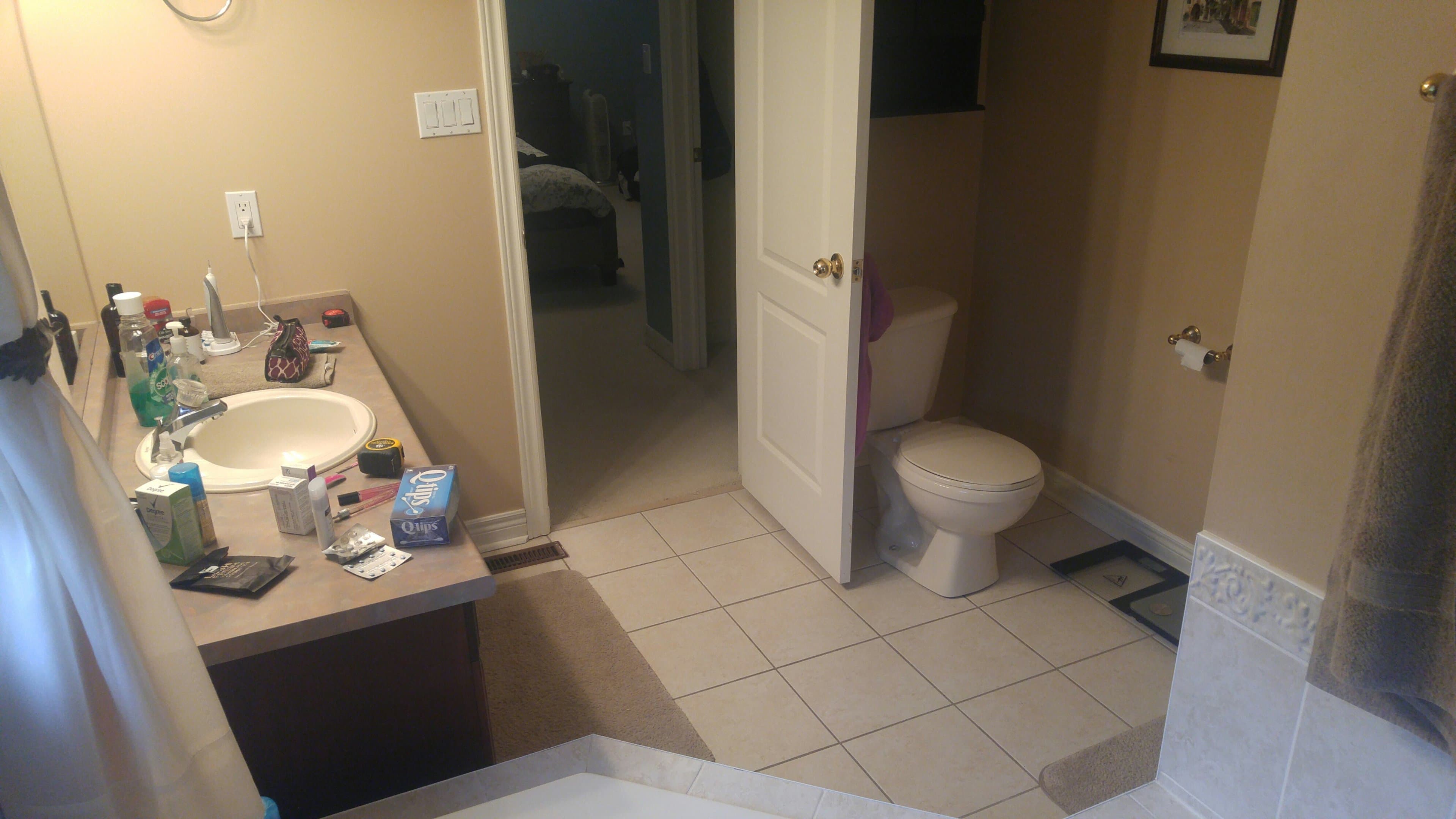 Home Renovations Isaac Bathroom photo 3