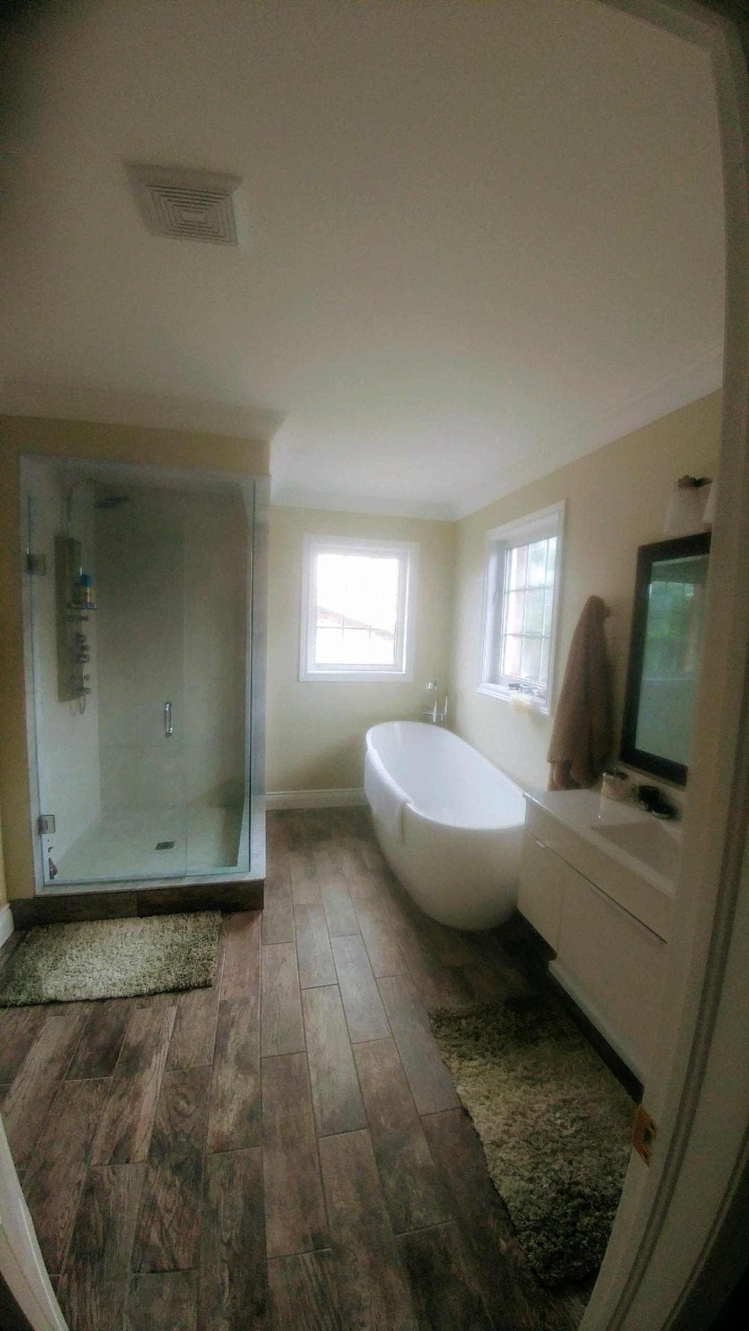 Home Renovations Isaac Bathroom photo 1